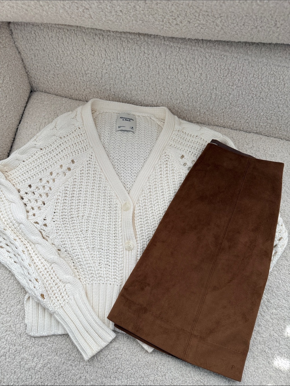 Abercrombie & Fitch Cream Cable V-Neck Button Cardigan Size M